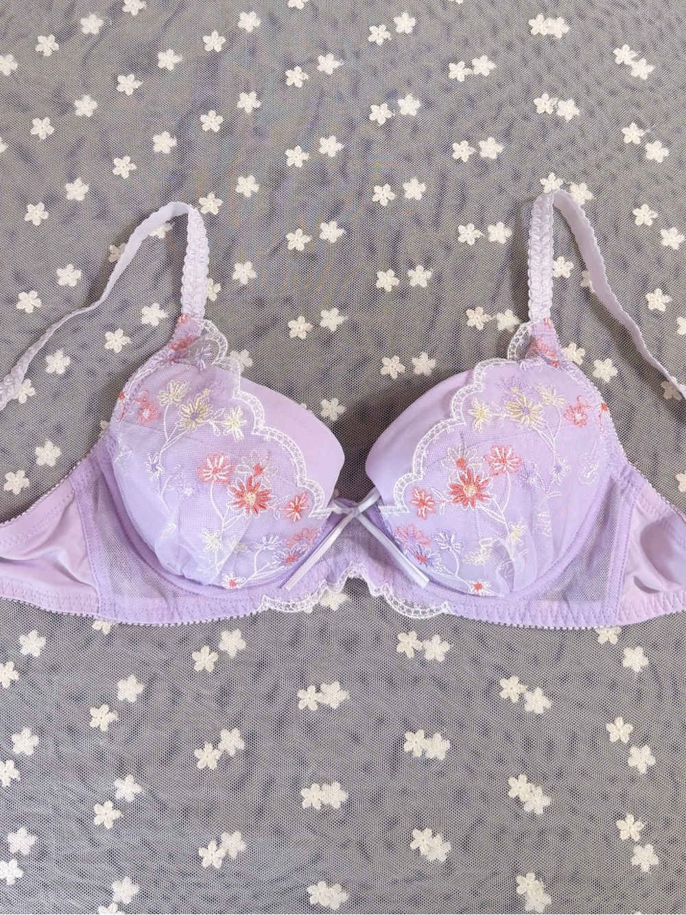 US-32B, C/JP-D70 Japanese Brand Wacoal Lavenders Floral Embroidery Push Up Bra